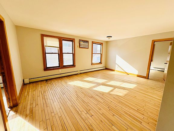 4th image of 2514 Emerson Ave S #2518-07