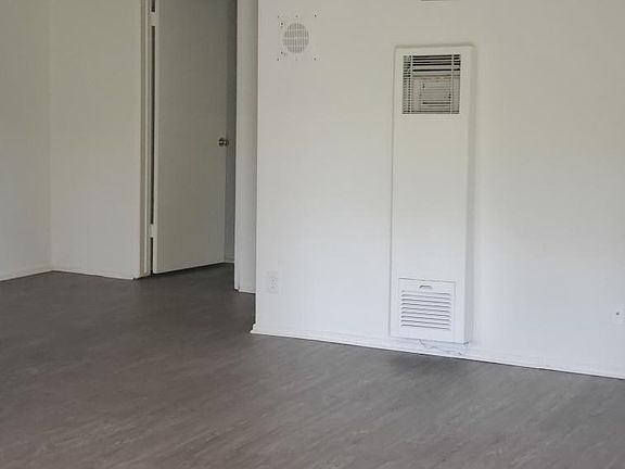 4th image of 11661 Texas Ave #8