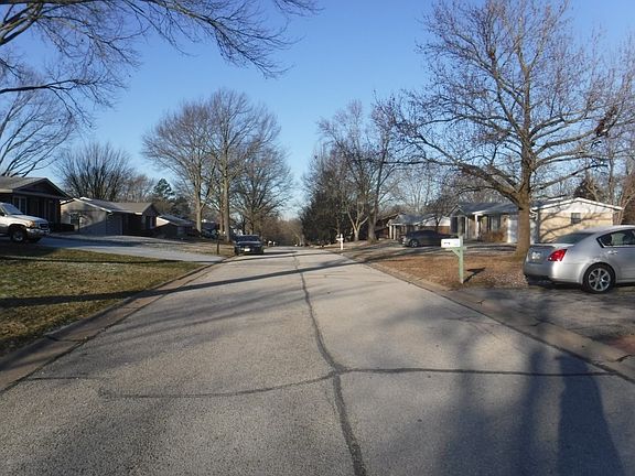5th image of 1506 Towne Dr
