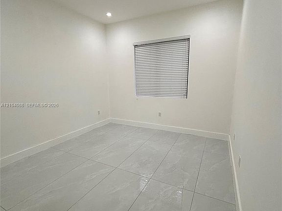 5th image of 5737 Cleveland St #1