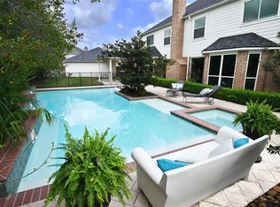 7627 Guinevere Dr, Sugar Land, TX 77479