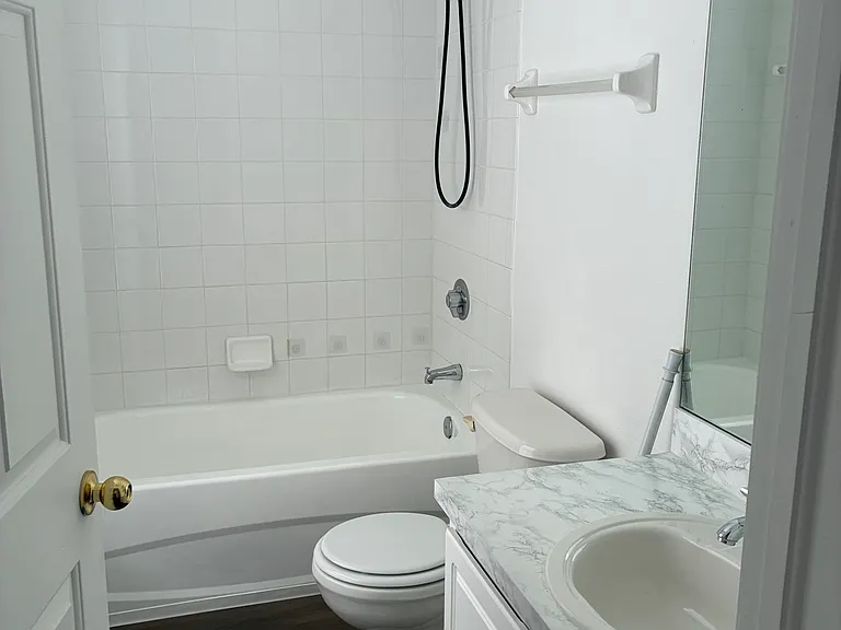 Charlesworth Dr — Photo 5