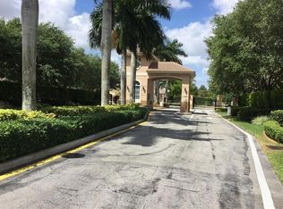 1722 SW 132nd Way, Davie, FL 33325