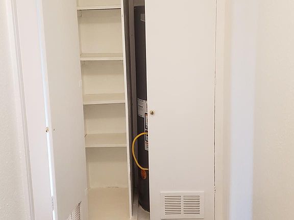 4th image of 4906A Manett St #4906A