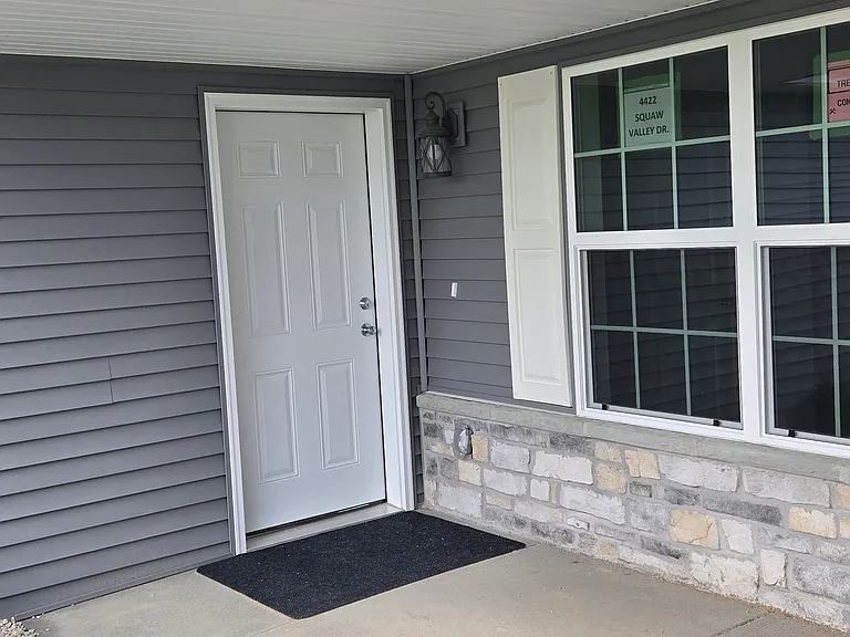 4422 Squaw Valley Dr — Photo 2
