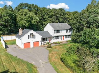 6 Paddock Ln, Dracut, MA 01826