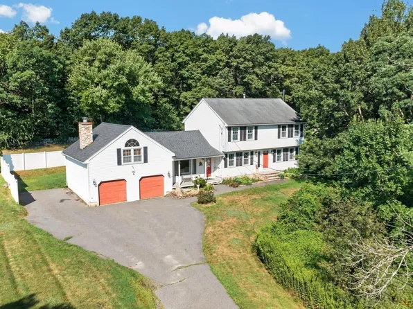 6 Paddock Ln, Dracut, MA 01826