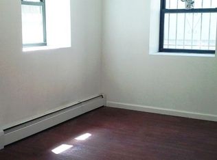 25-62 41st St #3D, Astoria, NY 11103