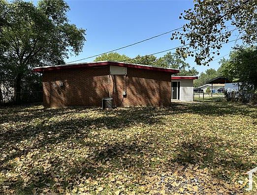 3rd image of 6426 Evergreen Blvd