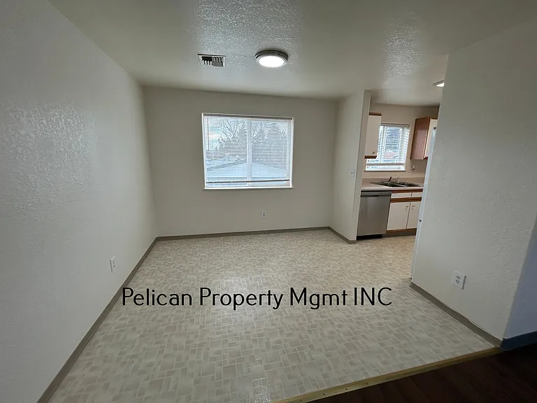 2124 Modoc St — Photo 7