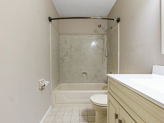 5th image of 3104 Brandon Way Ln