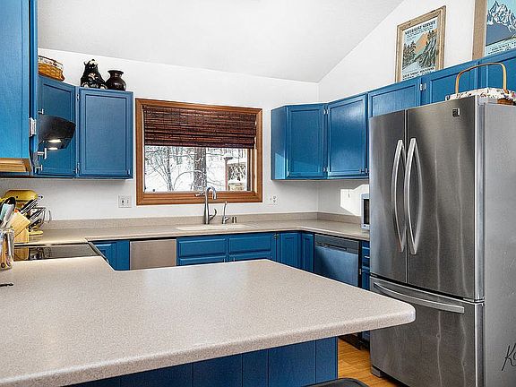 4th image of 1033 Vail View Dr