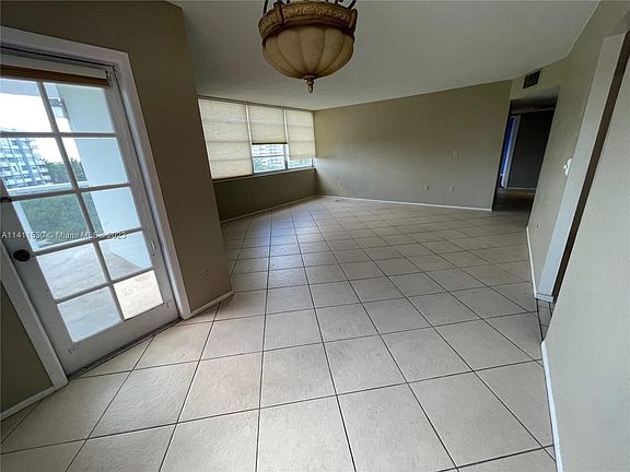 2nd image of 1351 NE Miami Gardens Dr APT 615E
