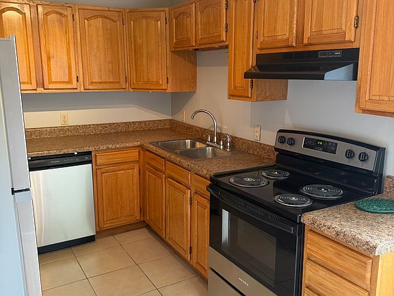 3rd image of 1617 E 45th St