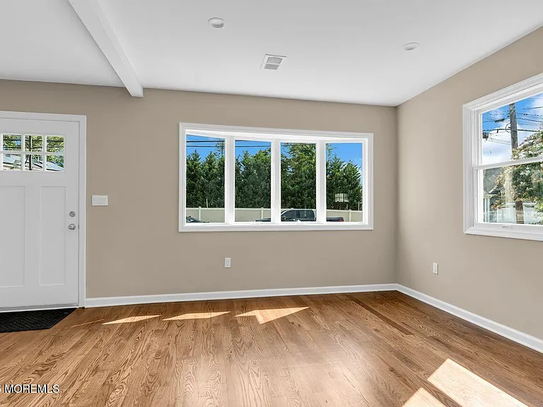 18 Maple Ave #A — Photo 4