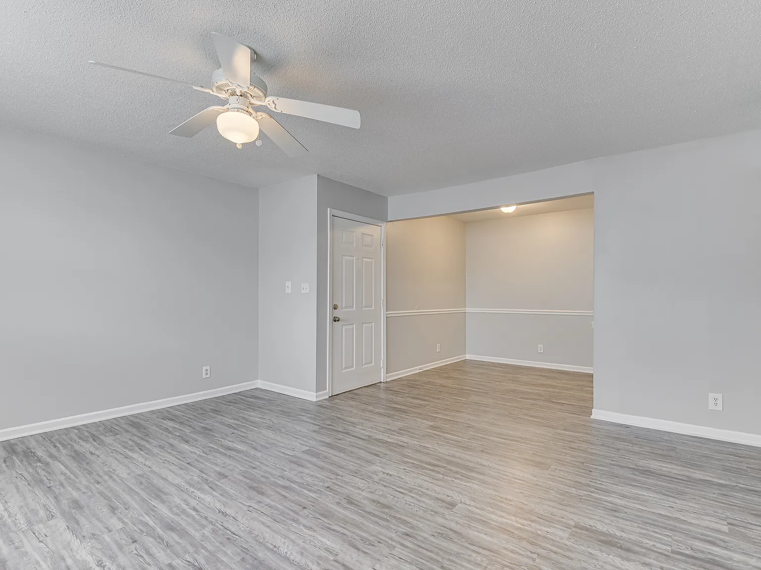 River's Edge Apartments — Photo 3