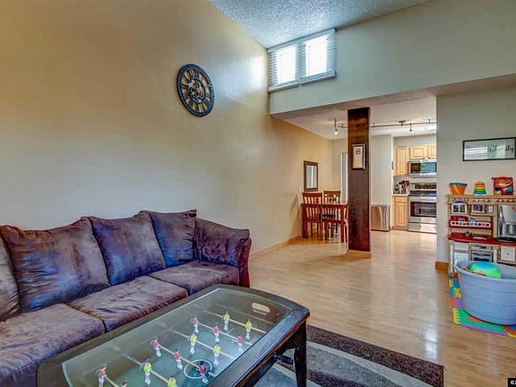 3rd image of 1005 Baywood Dr APT C