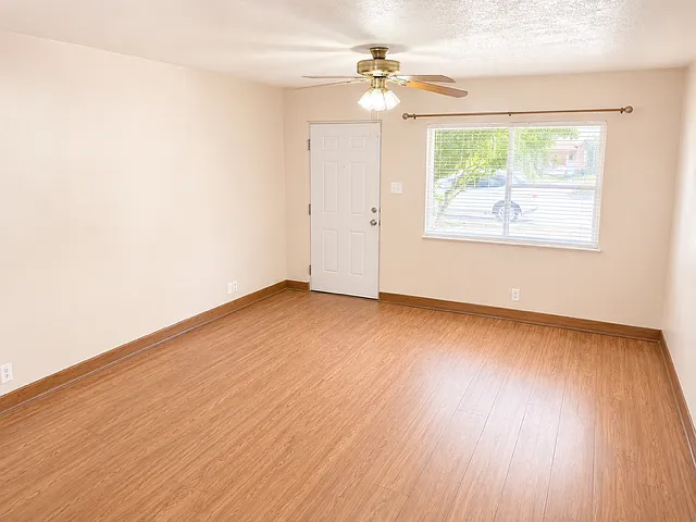 710 Caine St — Photo 17