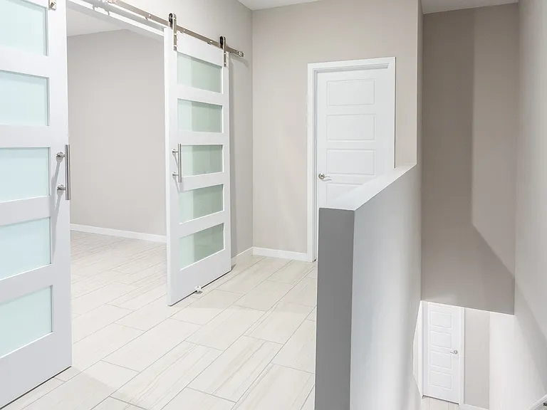 2134 W Harmont Dr — Photo 5