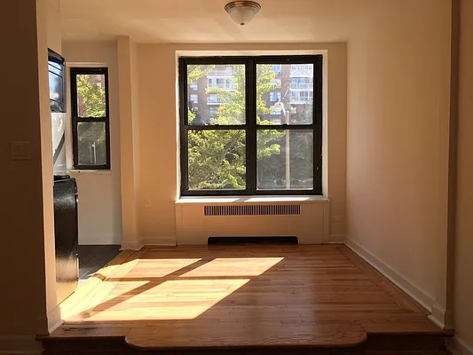 Rented by Metropolitan Equities | media 15