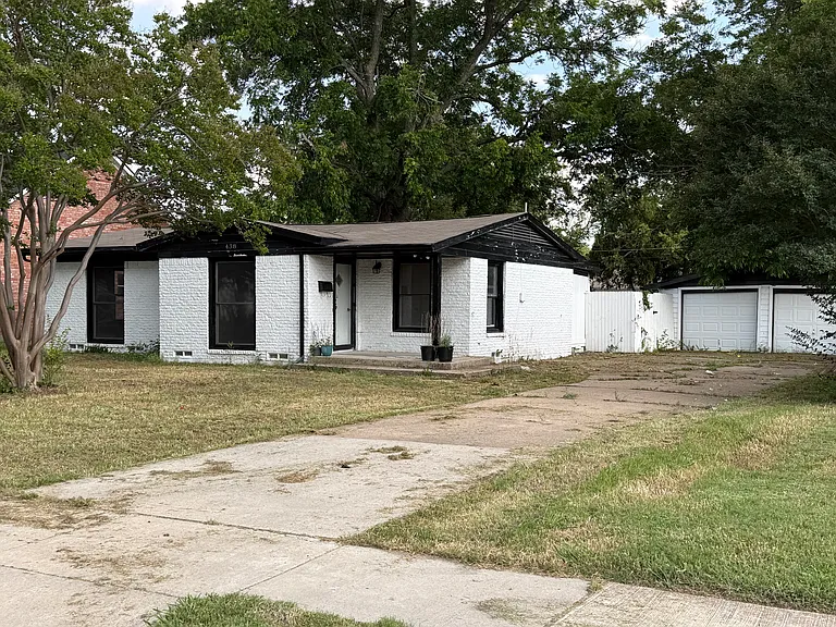438 Pittman St — Photo 1