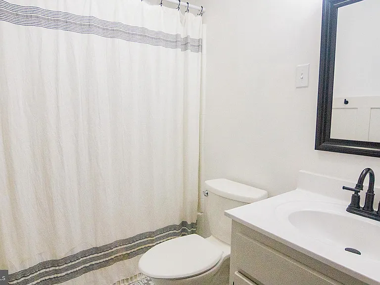207 Madison Cir — Photo 14