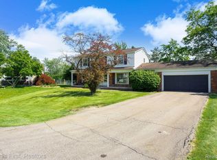 29235 Glencastle Ct, Farmington Hills, MI 48336