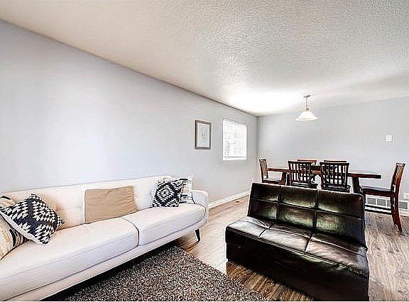 4th image of 5870 Pintail Way
