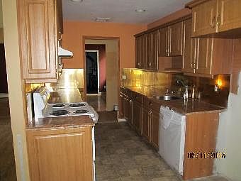 5th image of 54 Crestwood Dr