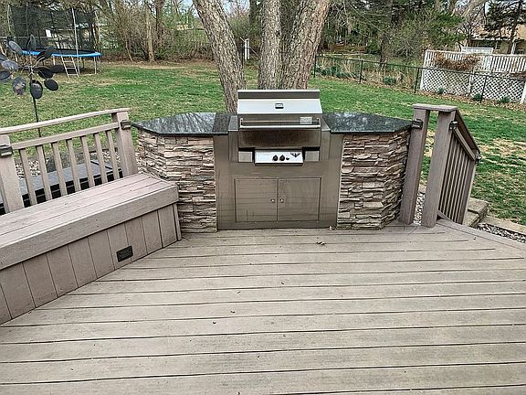 3rd image of 1626 Campus St