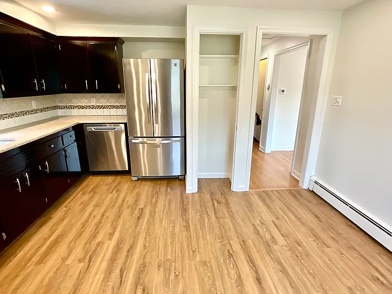 340 New York Ave #2 — Photo 6