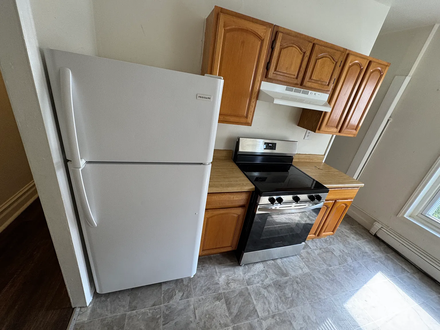 3 bed, $1,845 — Photo 4