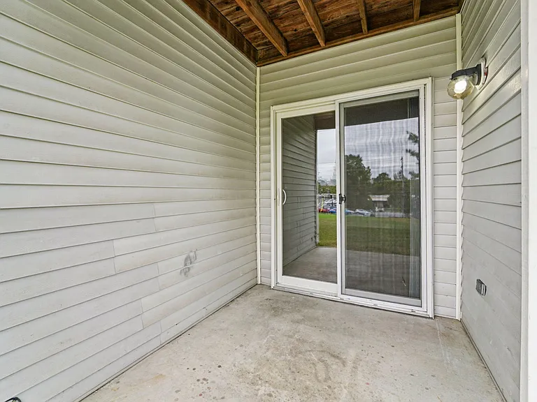 Covered Outdoor Living Space - Patio