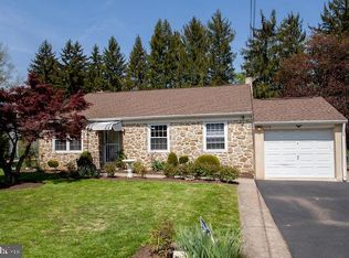 1718 Fitzwatertown Rd, Willow Grove, PA 19090