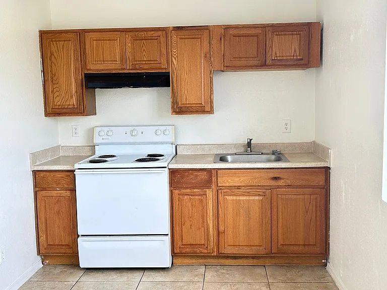 1321 W Vogel Ave #6 — Photo 7