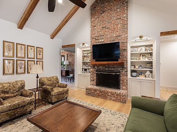 3rd image of 10342 Evangeline Oaks Cir