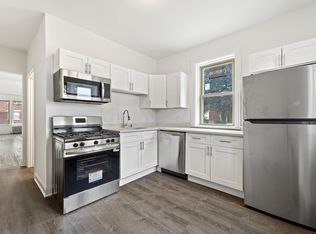 Bartlett - 2905 N Bartlett Ave, Milwaukee, WI 53211