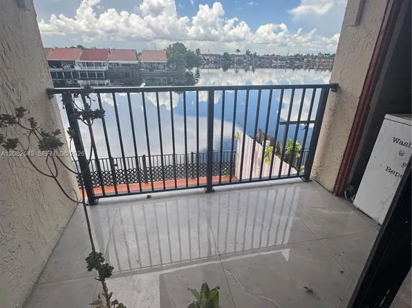 5530 W 26th Ct APT 210, Hialeah, FL 33016