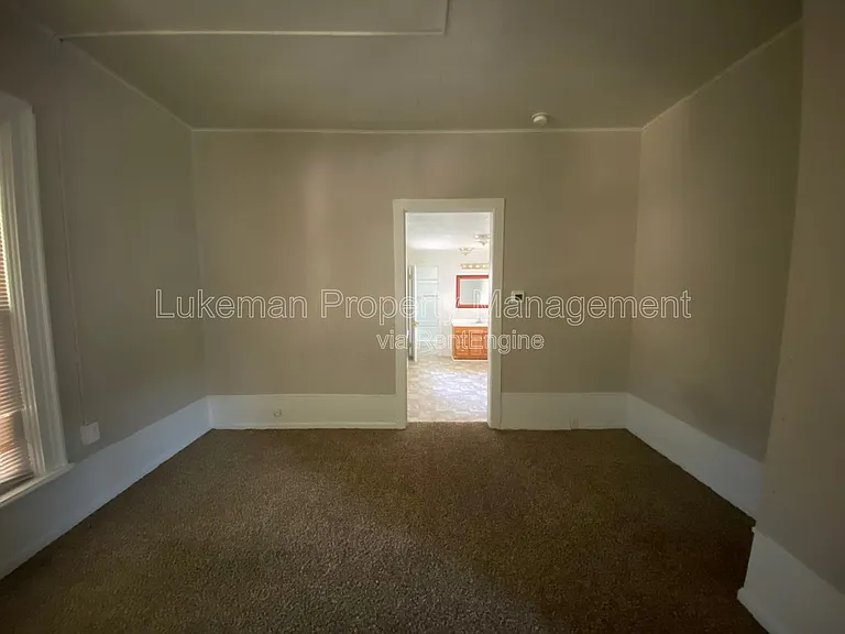 431 W Vine St — Photo 25