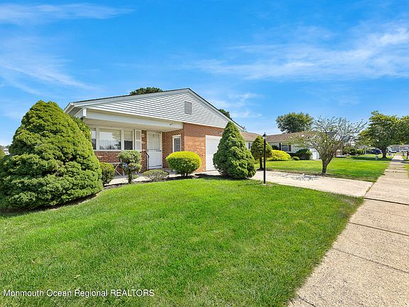 2nd image of 3 Roxton Place