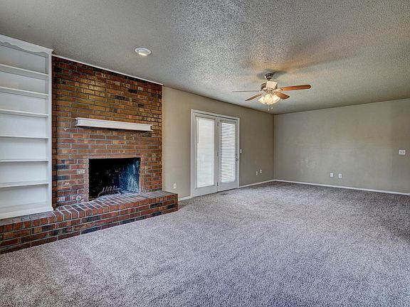 3rd image of 803 Garden Grv