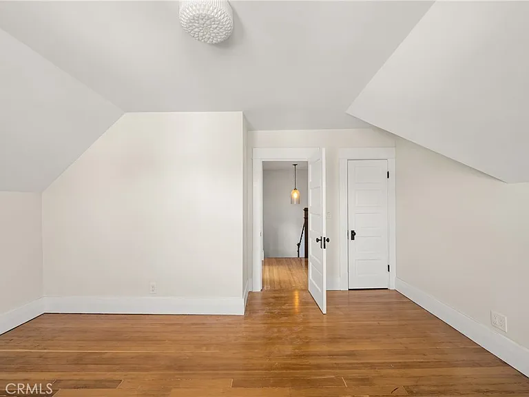 390 N Cambridge St — Photo 40
