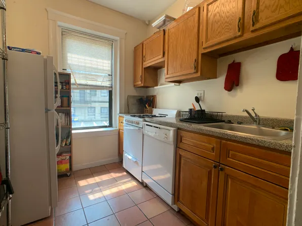 316 Summit Ave, Brighton, MA