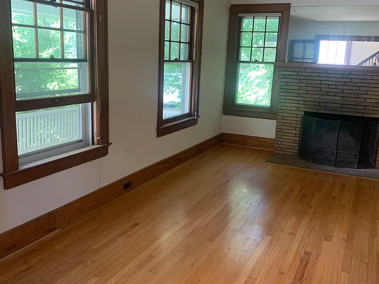 1317 Wells St — Photo 8