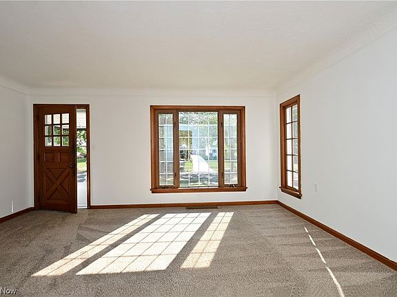 4th image of 14412 Hollywood Ave