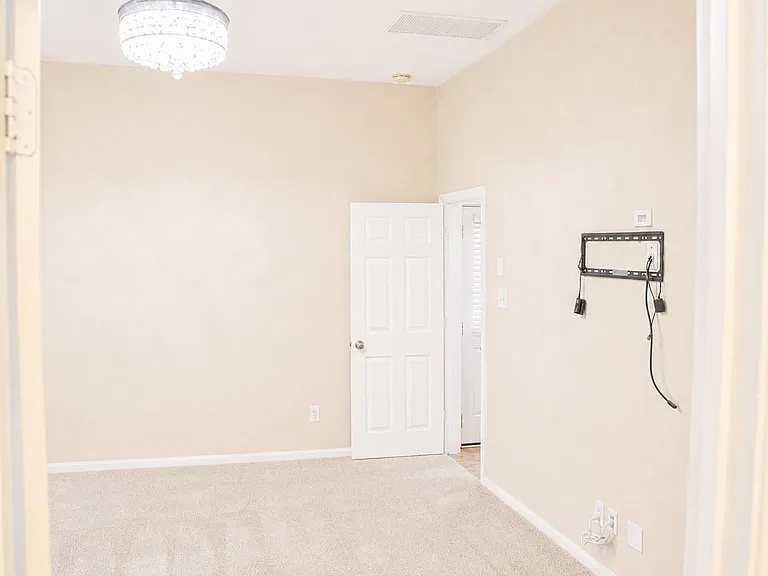 2814 Silver Bend Ln — Photo 17