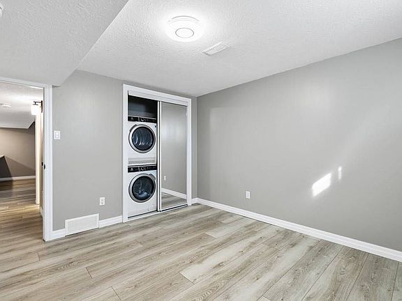 4th image of 1 Huntington Pl #Basement