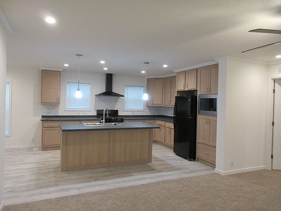 2nd image of 23287 Fountain Dr #187