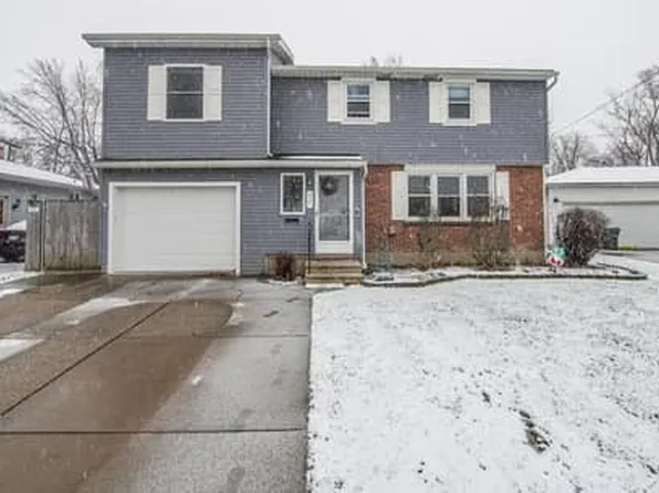 437 N Creek Dr, Depew, NY 14043