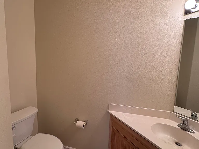 1912 Hollyhock Cir — Photo 17